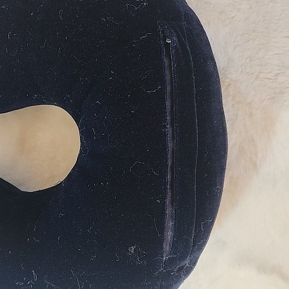 Navy Travel Neck Pillow & Blanket Set - Picture 6 of 10